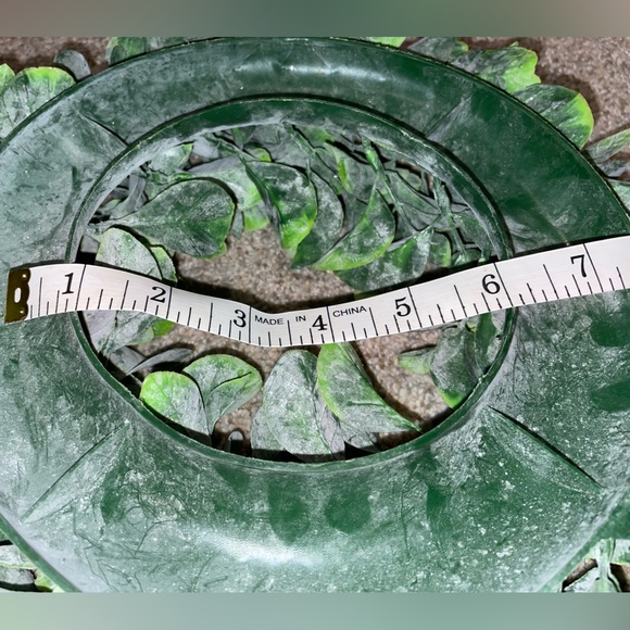 Green with frosted leaves candle ring - Picture 4 of 5